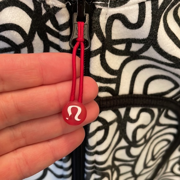 Lululemon Sweater - Picture 4 of 5